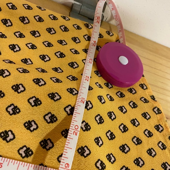 New Croft & Barrow Yellow, black, white V-neck blouse top Sz 1X - Picture 7 of 7